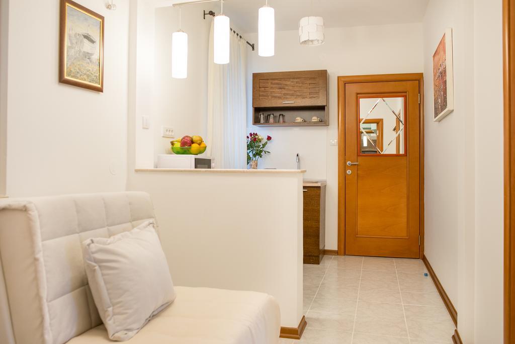 Apartments Babilon โกตอร์ ภายนอก รูปภาพ