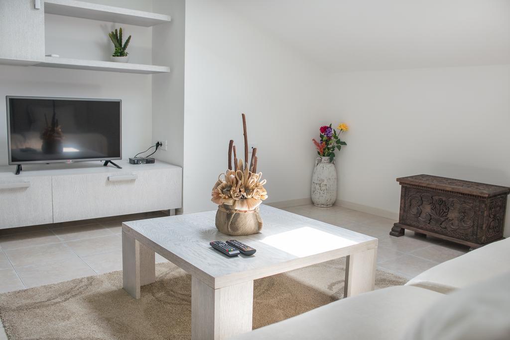 Apartments Babilon โกตอร์ ภายนอก รูปภาพ