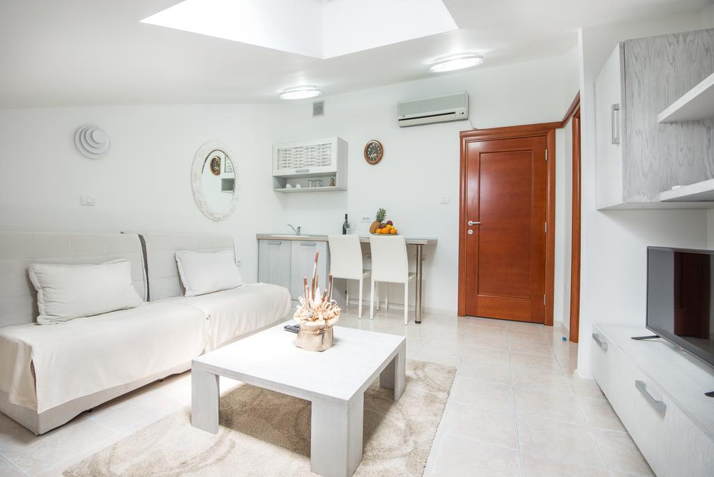 Apartments Babilon โกตอร์ ภายนอก รูปภาพ